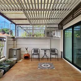 2 Beds 2 Baths Apartment