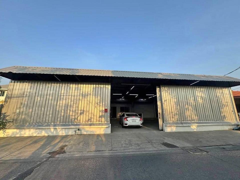 3 Beds 2 Baths - House