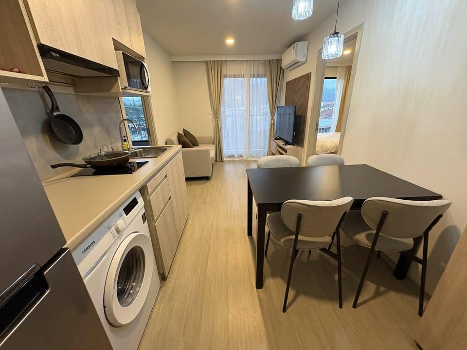 2 Beds 2 Baths Apartment