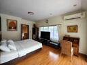 3 Beds 3 Baths - House — photo 2