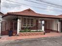 3 Beds 2 Baths - House — फ़ोटो 1