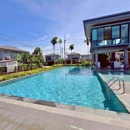 5 beds 3 bathrooms – House