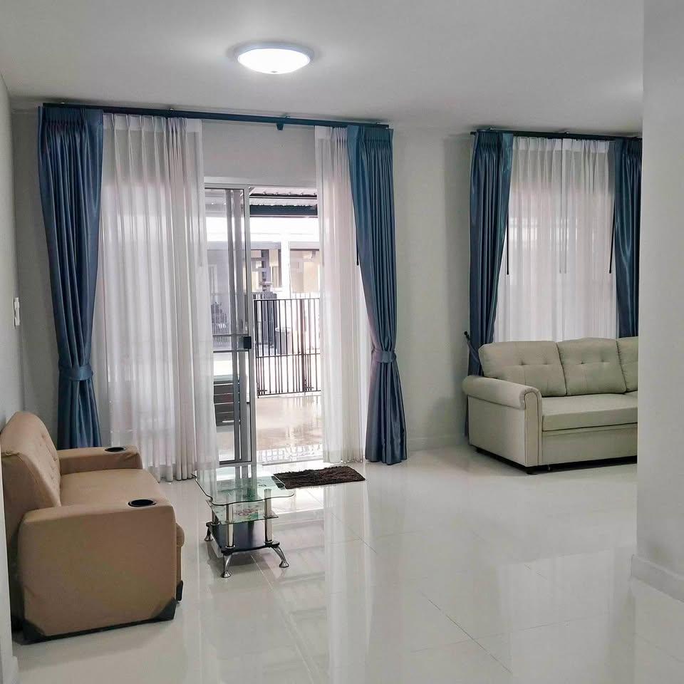 3 Beds 2 Baths - House