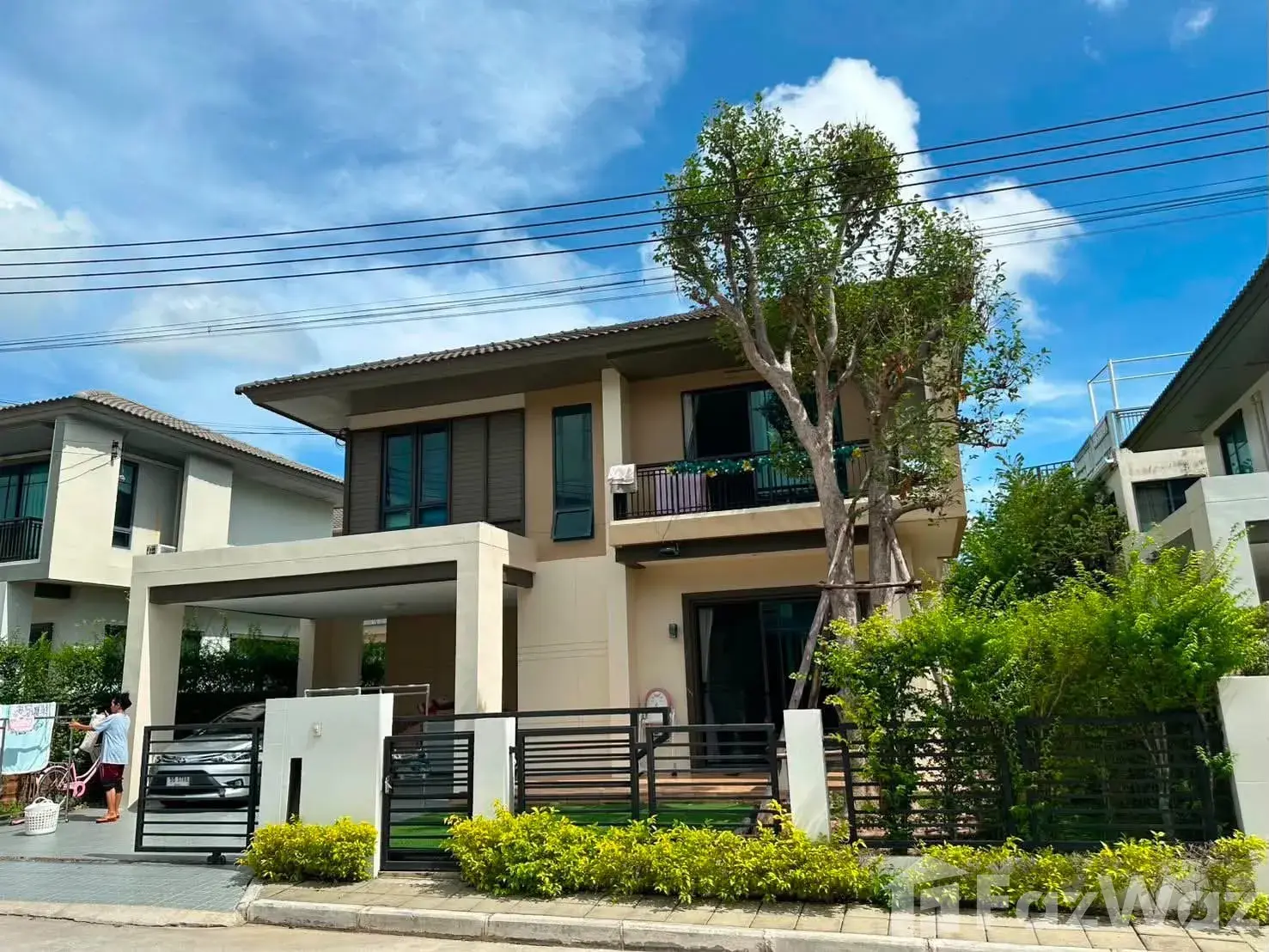 منزل مكون من 4 غرف نوم و3 حمامات في مجمع Crown Estate Village السكني