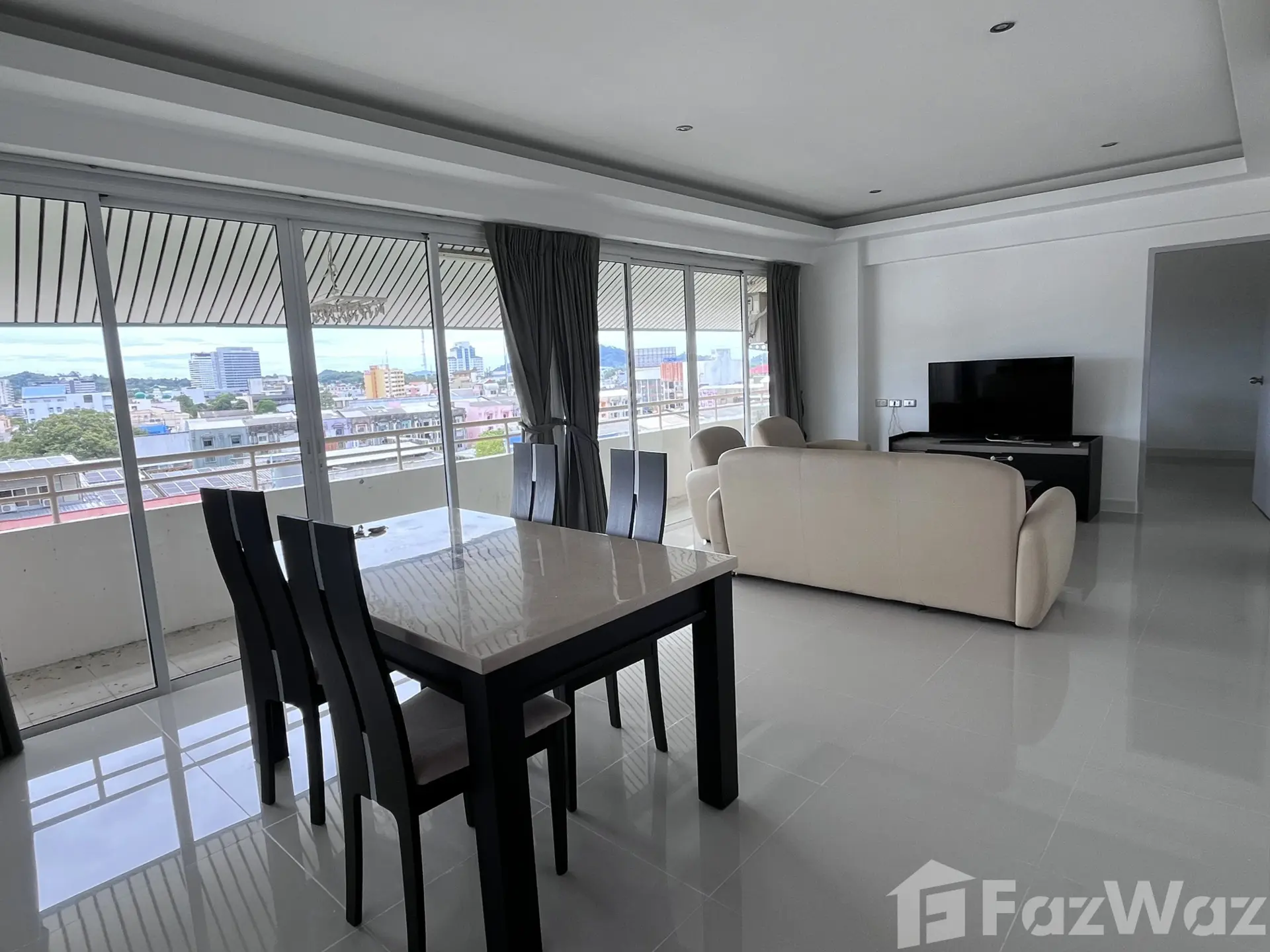 3 спальни Кондо в аренду в Baan Thanarak Phuket