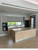 House with 4 bedrooms and 6 bathrooms, photo 3