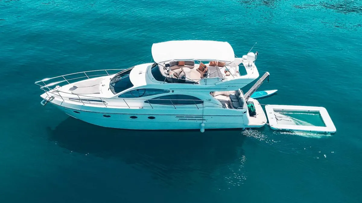 အင်ဂျင်ရွက်လှေ Azimut 46