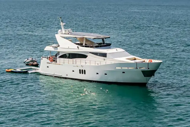 Люксовая яхта Beluga 88