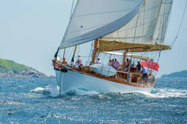 Парусная яхта Classic Ketch 95