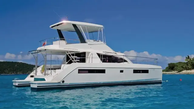 Моторный катамаран Leopard 43 Powercat