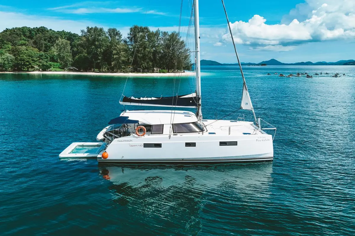 เรือคาตามารัน Nautitech 40