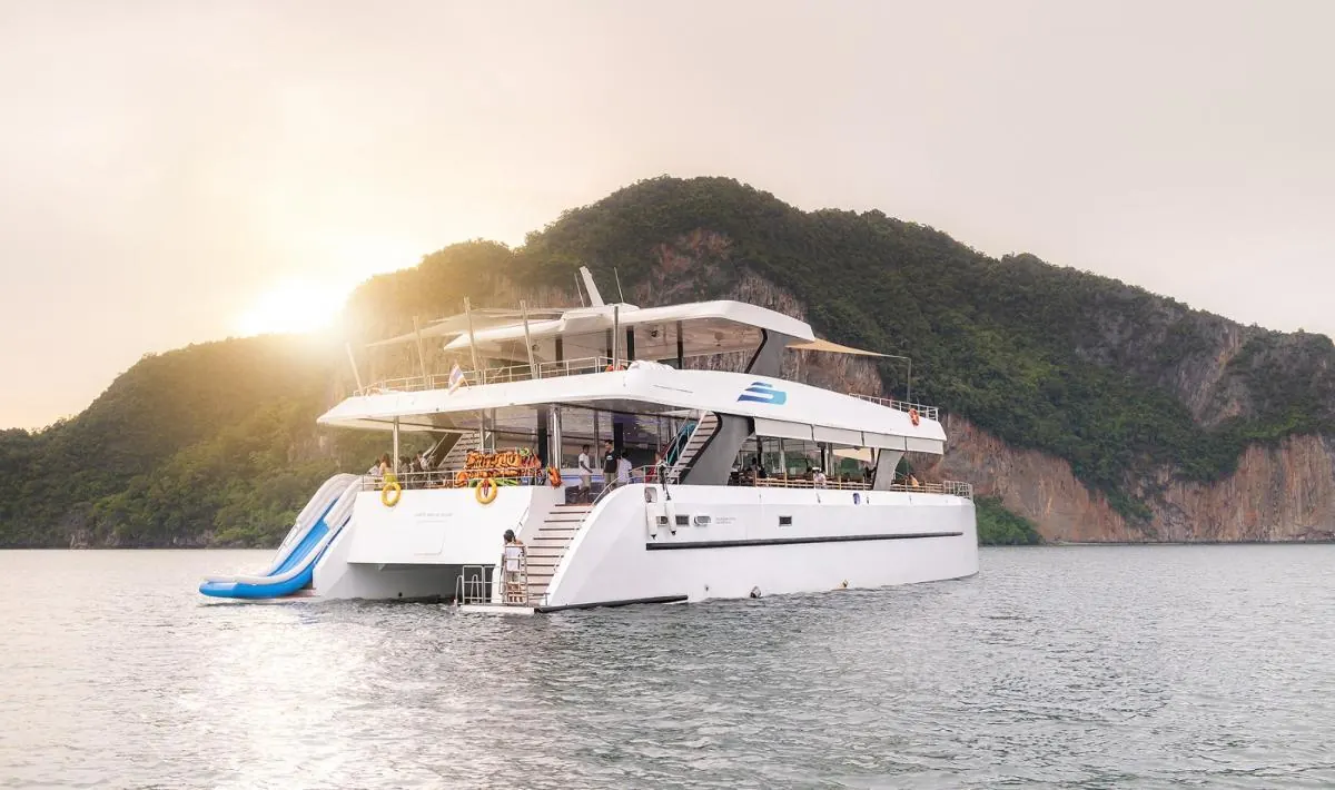 Catamaran ပါတီ Catamaran 111 (2019)