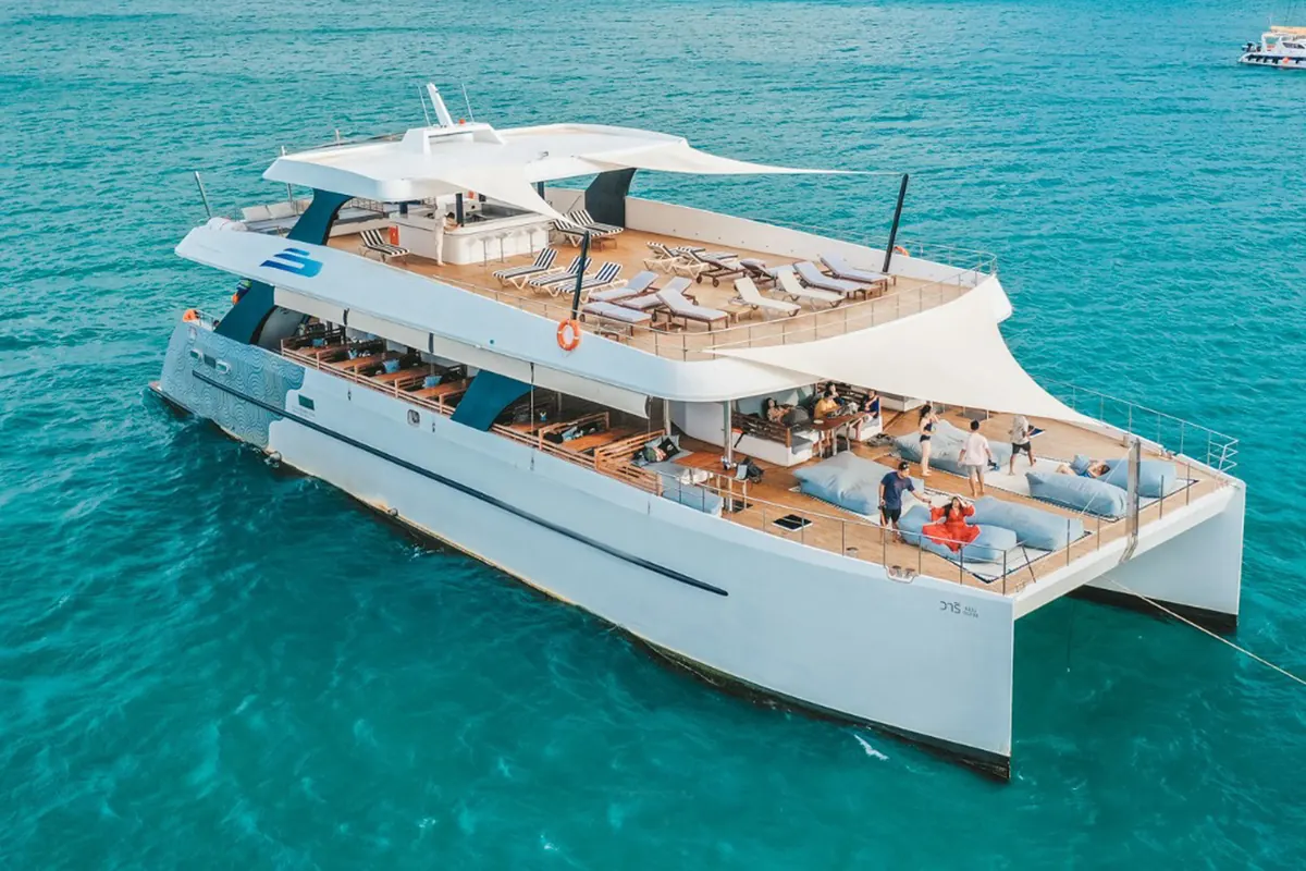 Catamaran ပါတီ Catamaran 80 (2015)