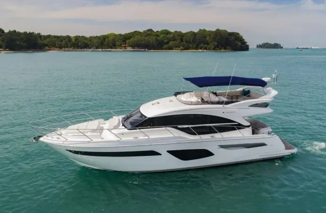 Люксовая яхта Princess F55 Risa