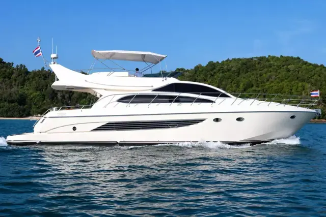 Люксовая яхта Riva 70