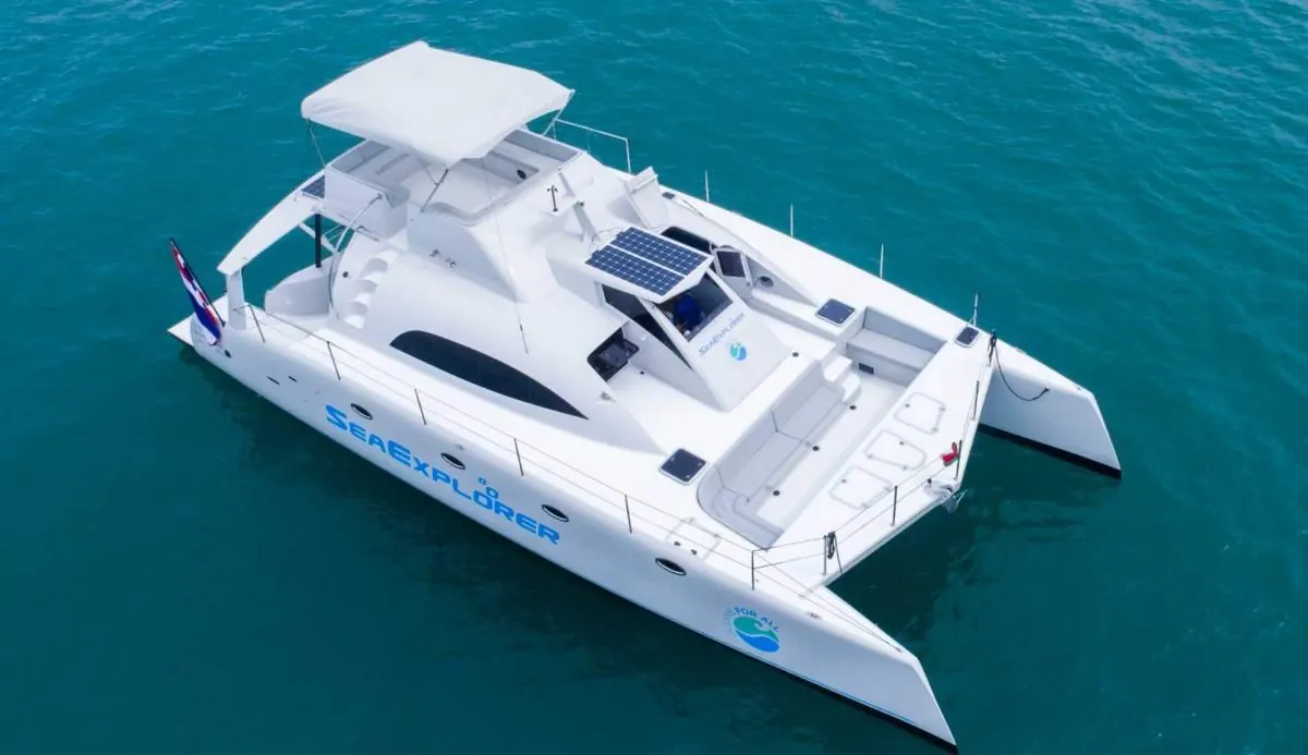 စက်တပ် catamaran Sea Explorer 47