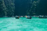 एक प्रशिक्षक के साथ एक निजी थाई नाव पर निर्जन फी फी द्वीप, फ़ोटो 2