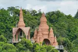 Surat Thani မိုးပျံဘုရားများနှင့် ဆင်ဘုရားကျောင်း- သီးသန့်ပြည်မကြီးခရီးစဉ်, ဓာတ်ပုံ 1
