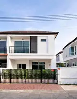 House with 3 bedrooms and 3 bathrooms, photo 1