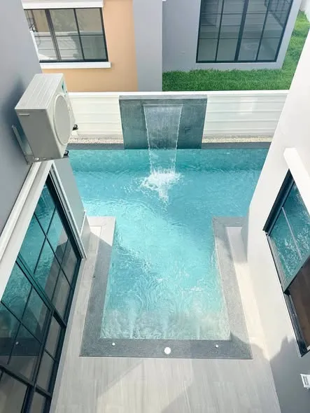 منزل مكون من 4 غرف نوم و3 حمامات في مجمع Crown Estate Village السكني
