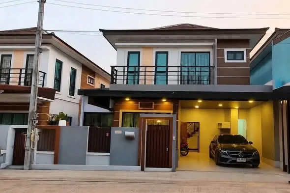 Rumah di sewa di Panasorn Gravenille (Bang Jo) dengan 3 bilik tidur, 3 bilik air