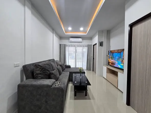 منزل للإيجار بالقرب من Robinson Lifestyle Chalong ومدرسة Oak Meadow