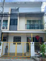 Двухэтажный угловой таунхаус в Villa Tharathong 7, 3 спальни, 3 ванные комнаты — фото 1