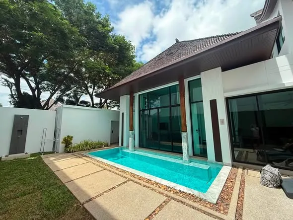 塔兰地区带游泳池的三卧室别墅 MONO VILLA PASAK 出租