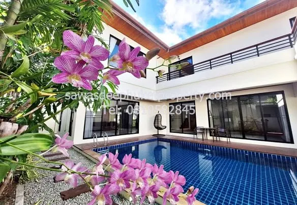 Chalong'un sakin bir yerleşim bölgesinde kiralık havuzlu 3 yatak odalı villa