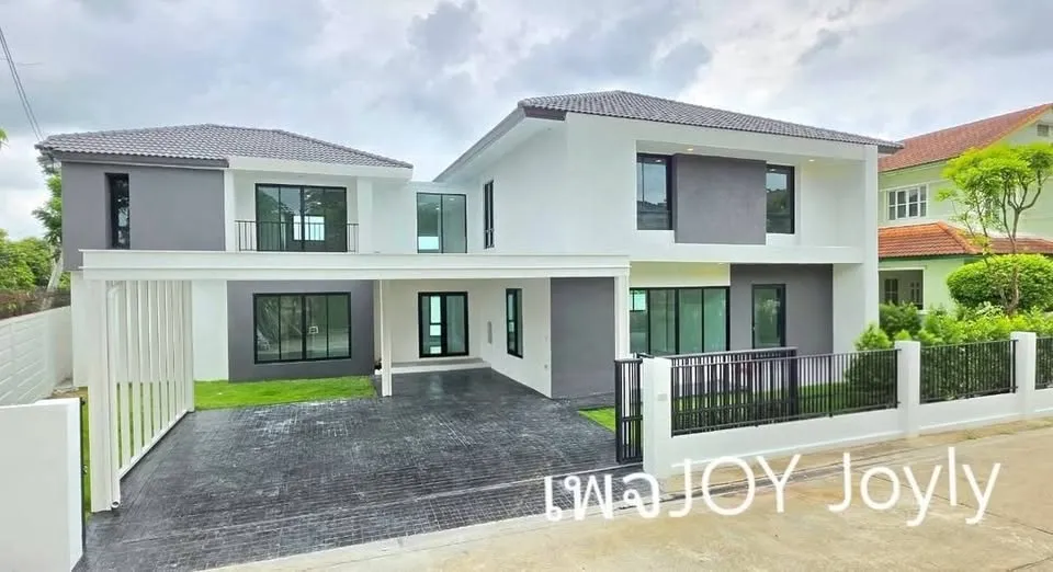 House with 3 bedrooms and 3 bathrooms