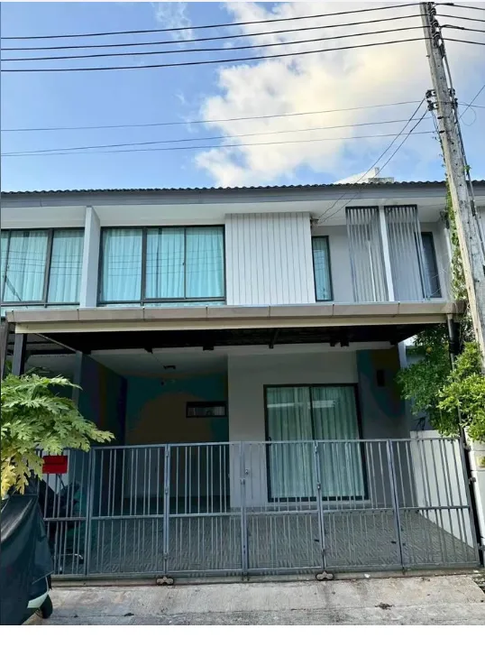 House with 3 bedrooms and 2 bathrooms