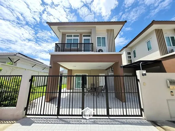 บ้านหัวมุมพร้อมสวนขนาดใหญ่ในพื้นที่กะทู้ภูเก็ต